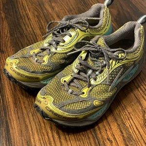 Brooks Cascadia shoes